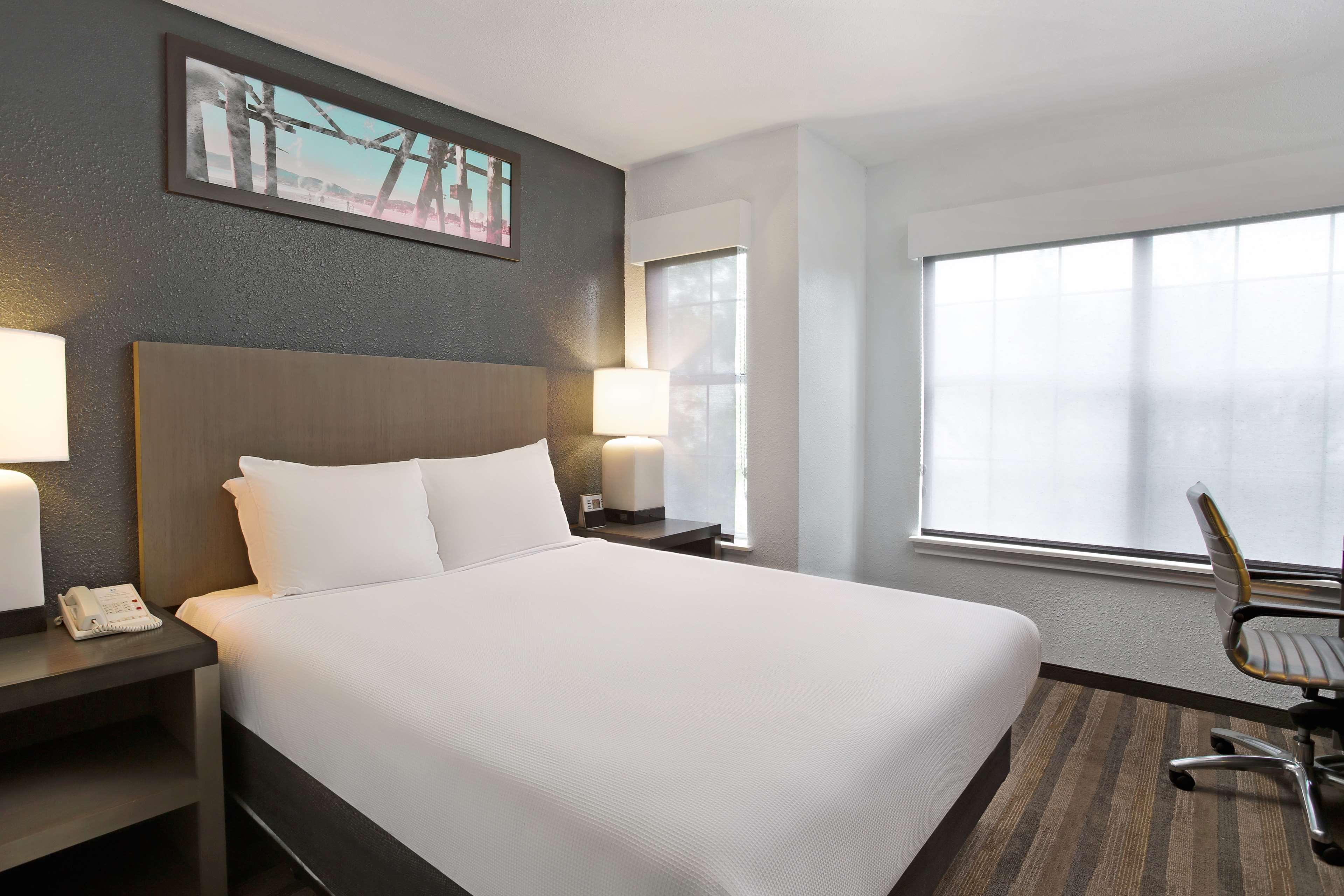 Hotel Hyatt House Arboretum 3*